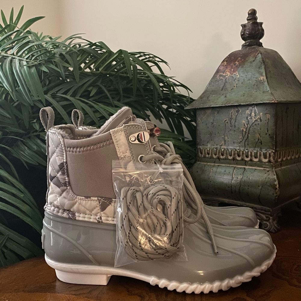 Tommy Hilfiger Gray Hada Duck Boots
